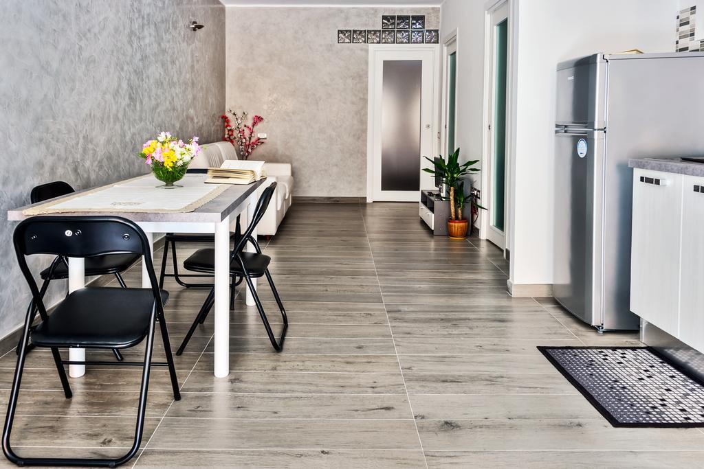Lovely Apartment Via Piccioni 卡利亚里 外观 照片
